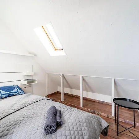 شقة Exquis 2, 5 Bedroom Maisonette I Familien I Top-location I Netflix I Mercedes-benz *